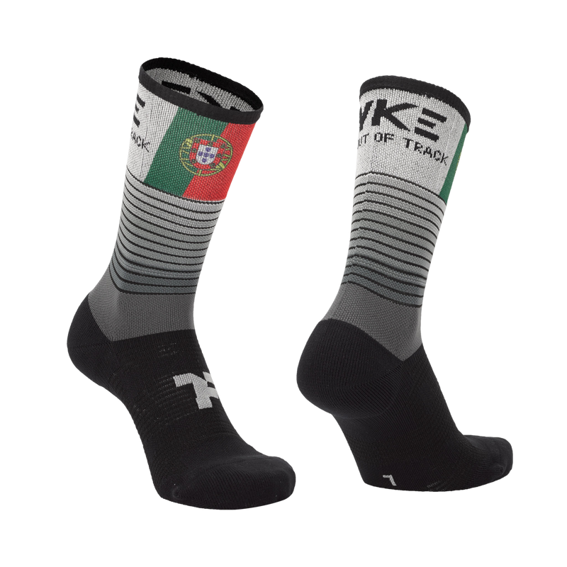 Mid socks in black gradient color with portuguese flag vertically and left and right foot indication